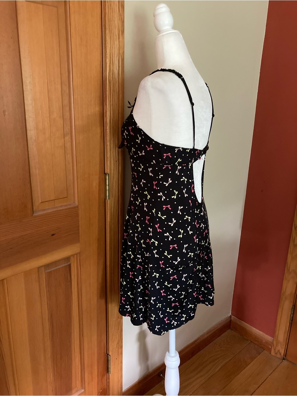 Vintage Betsey Johnson Black and Hot Pink Intimates Bows Pattern Nightdress S - Picture 4 of 12